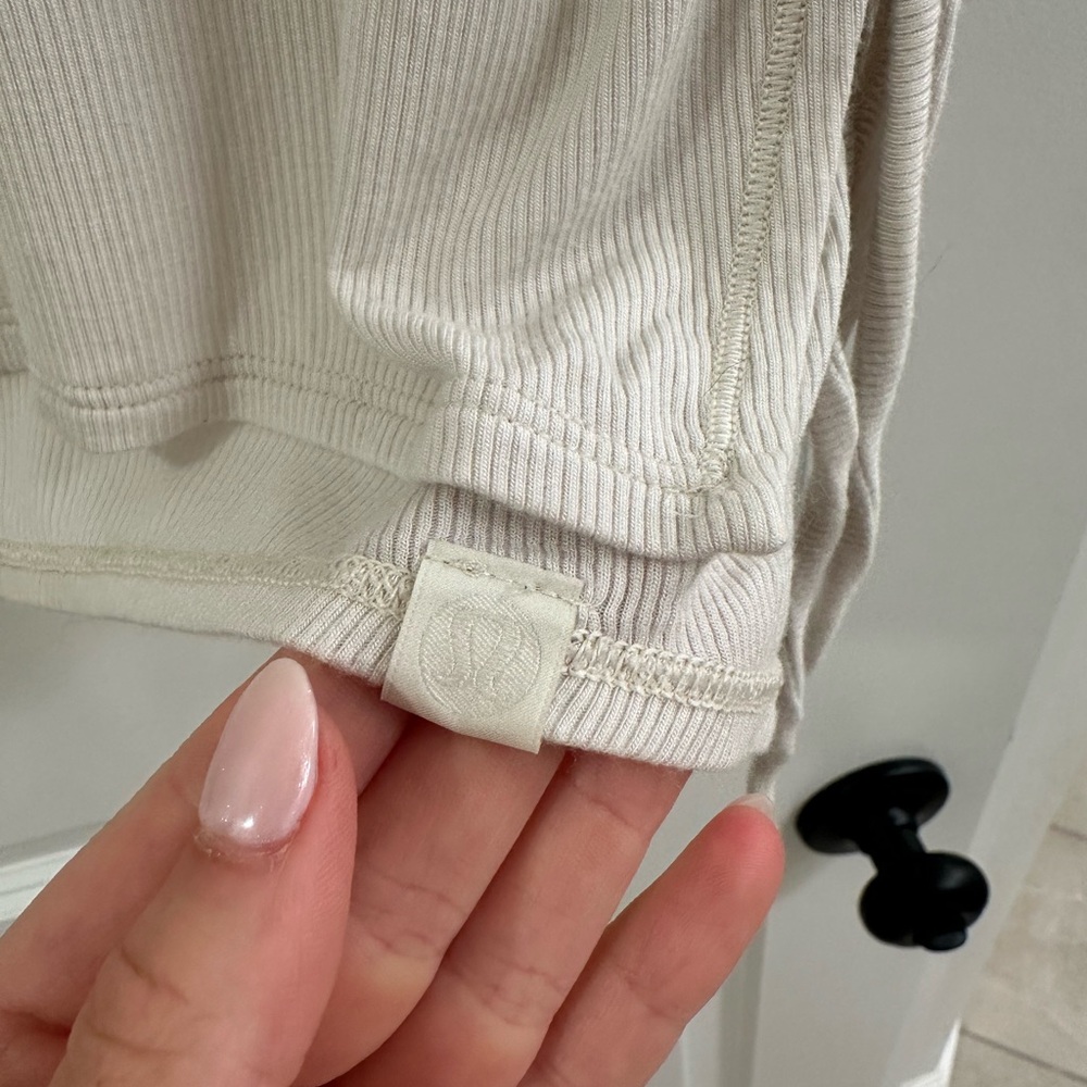 Lululemon Side Cinch Ribbed T-shirt - Picture 3 of 4